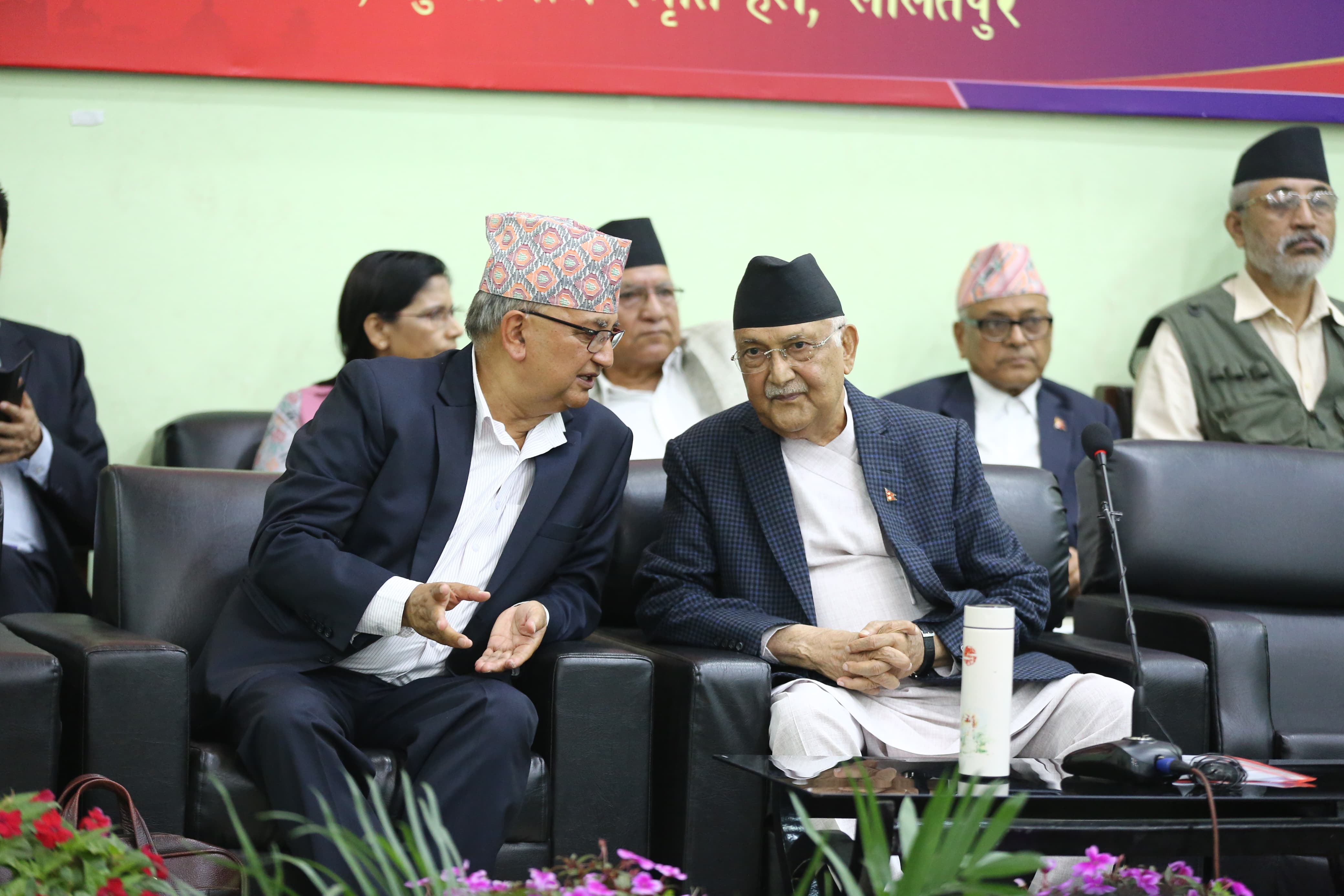 च्यासलमा एमाले केन्द्रीय कमिटी बैठक जारी (तस्वीरहरू)