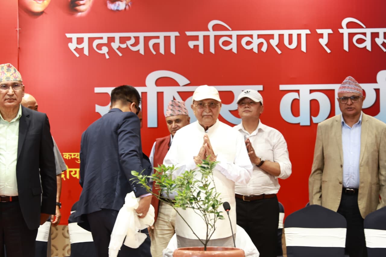ओलीले भने– भइसक्यो, भइसक्यो, हेलो !