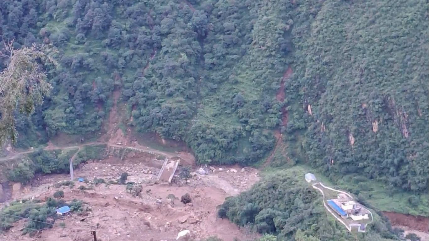 रोल्पा पहिरोमा दुई जनाको मृत्यु, १० जना बेपत्ता