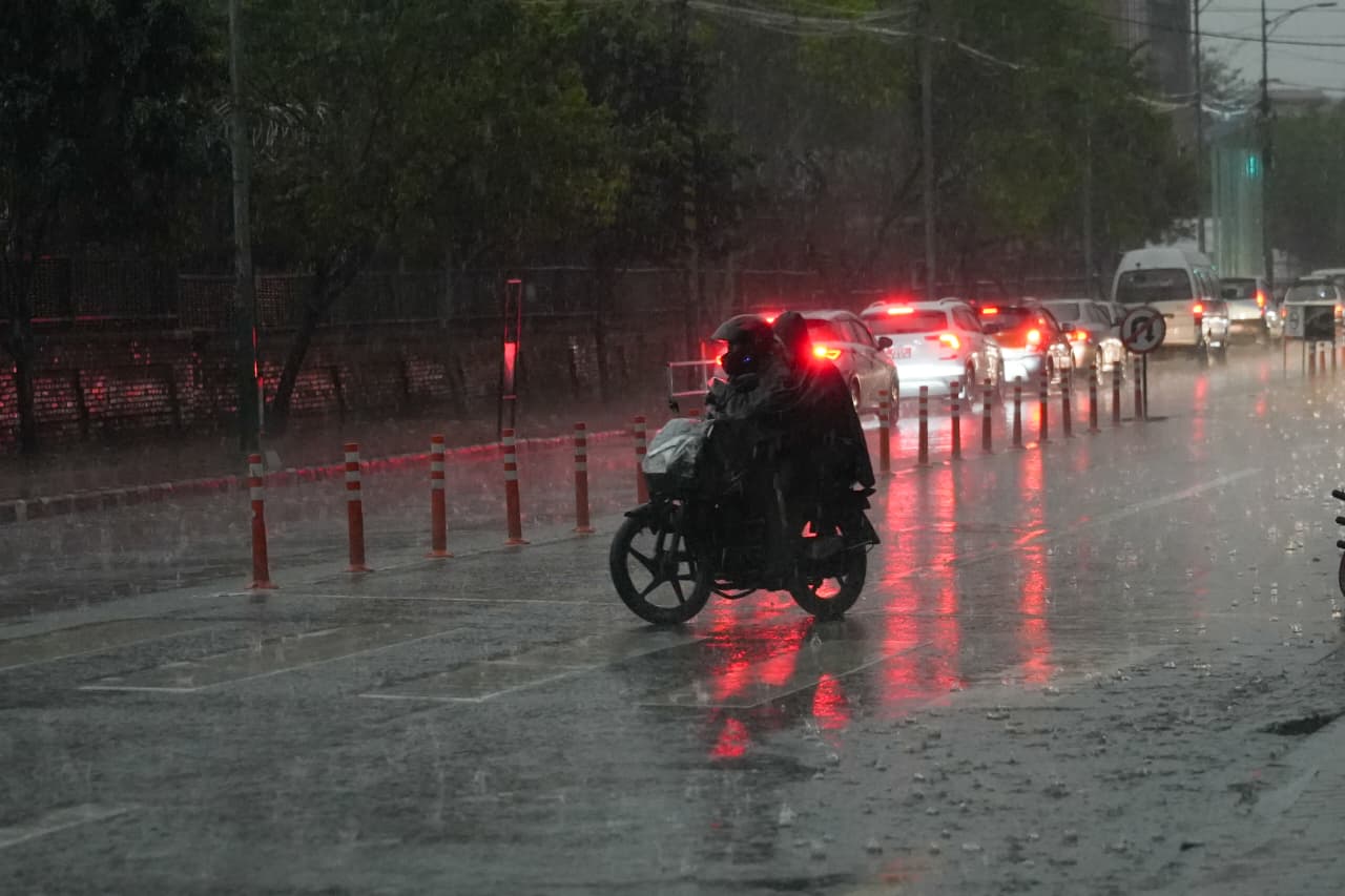 काठमाडौं उपत्यकामा बिहानैदेखि वर्षा, दिउँसो कहाँ-कहाँ पर्छ पानी ?
