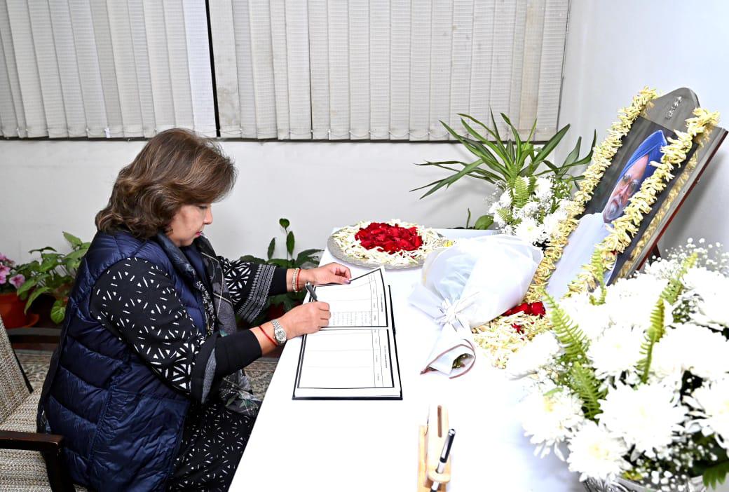 परराष्ट्रमन्त्री राणाद्वारा मनमोहन सिंहप्रति श्रद्धाञ्जली व्यक्त