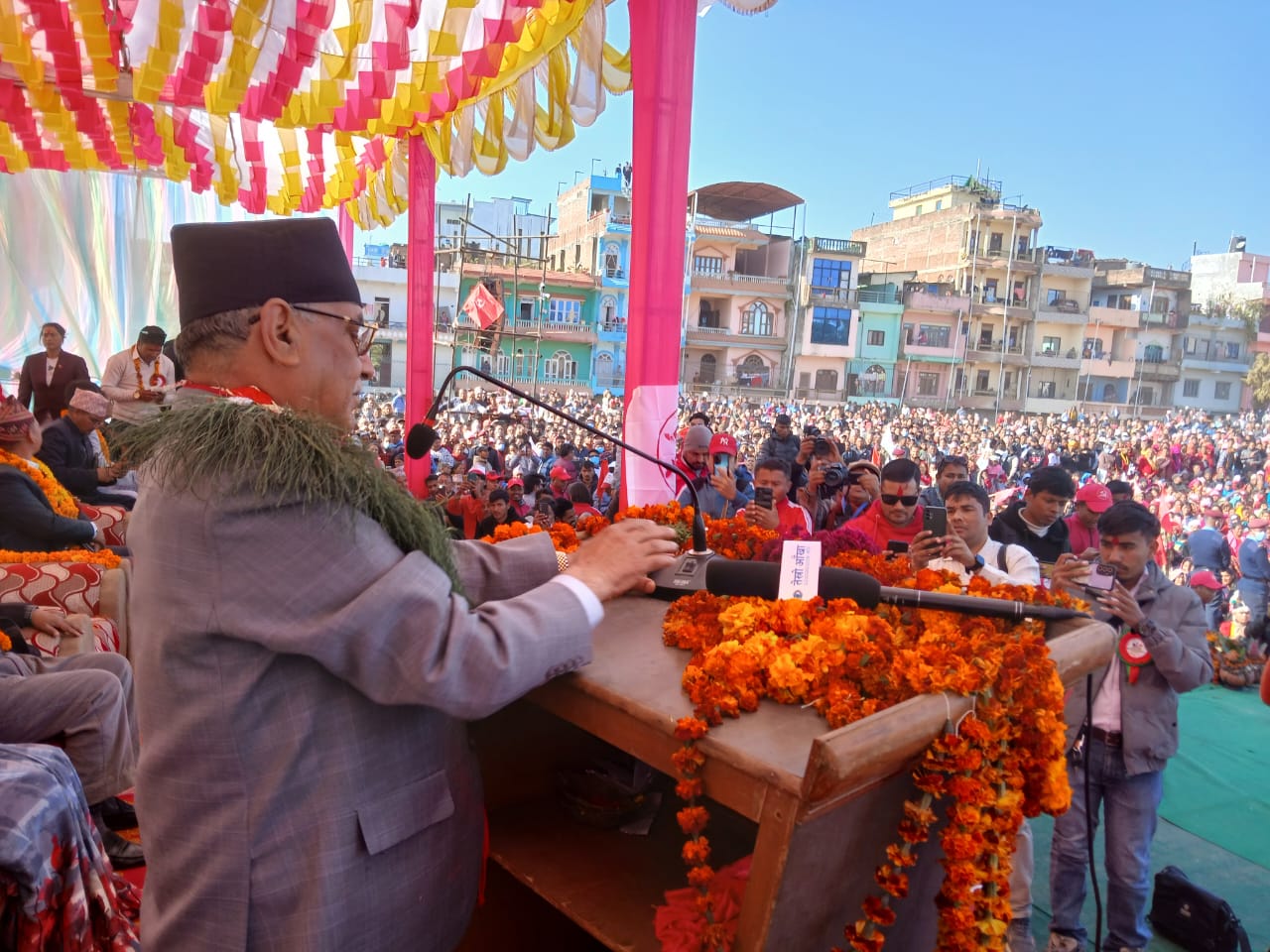 जनतासमक्ष प्रचण्डको अपिल- गल्ती सच्याउँछौँ, ८४ मा बहुमत दिनुस्