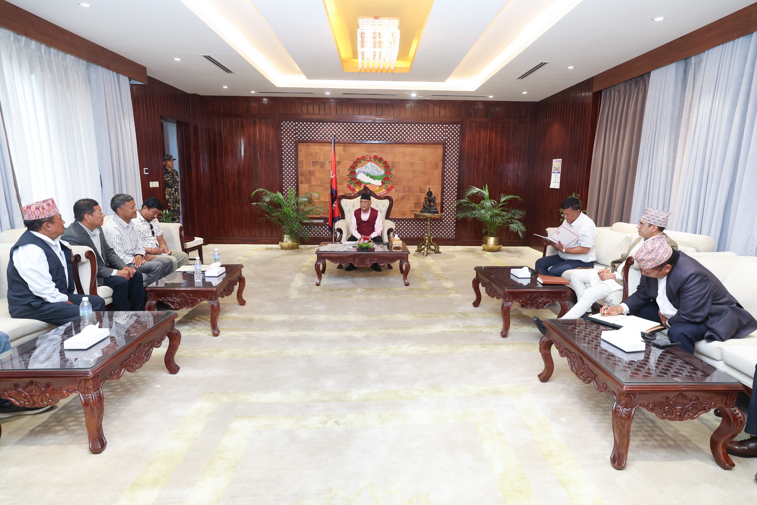 प्रधानमन्त्रीसँग काठमाडौं–तराई–मधेस द्रुतमार्ग सुरु विन्दुको समस्याबारे छलफल 