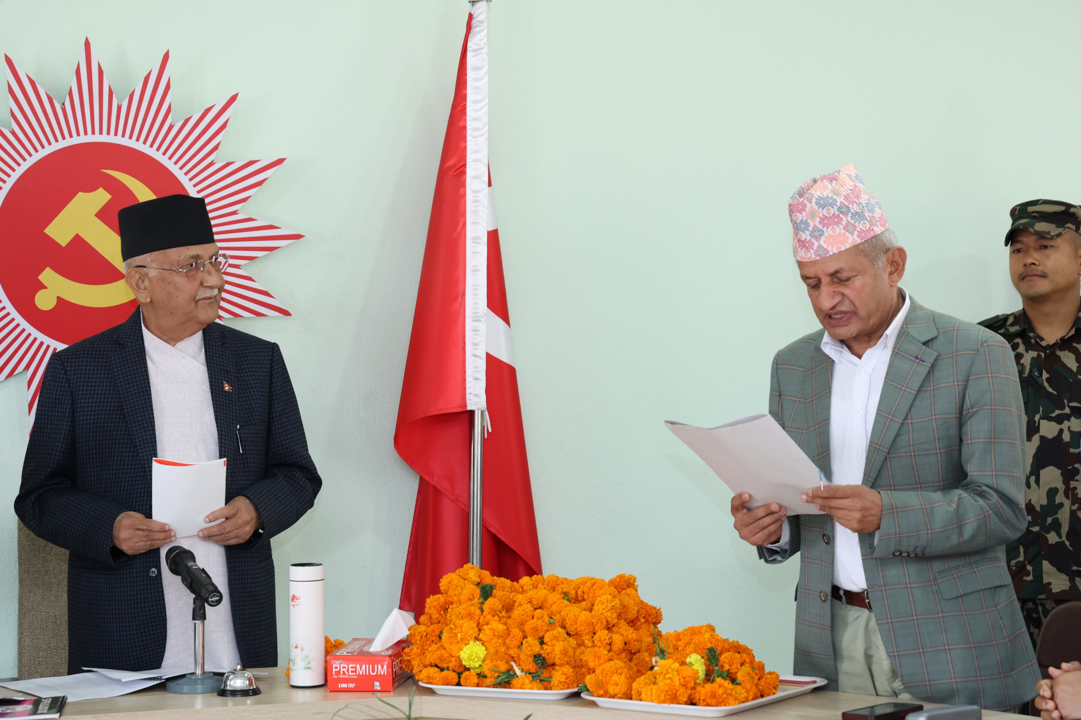 मदन भण्डारी फाउन्डेसनबाटै उदाएका थिए ओली, अहिले किन ओकल्न थाले आगो ?