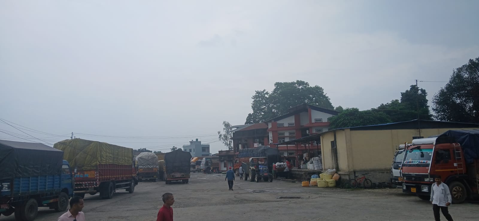 कैलालीमा ध्वस्त सरकारी संरचनाबाटै सेवा दिने प्रयास