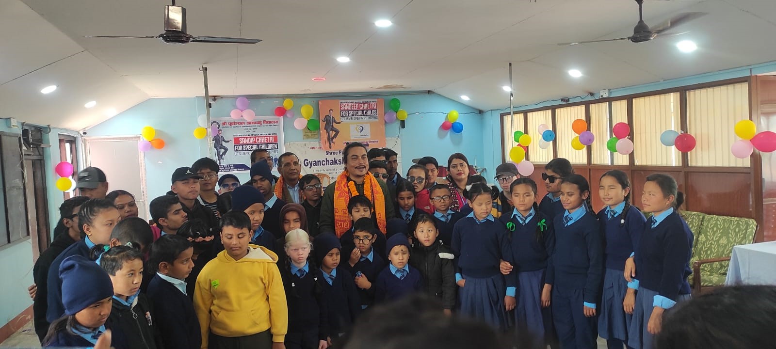 पूर्वाञ्चल ज्ञानचक्षुका बालबालिकालाई कलाकार सन्दीप क्षेत्रीले बाँडे आत्मबल, आशा र आत्मविश्वास