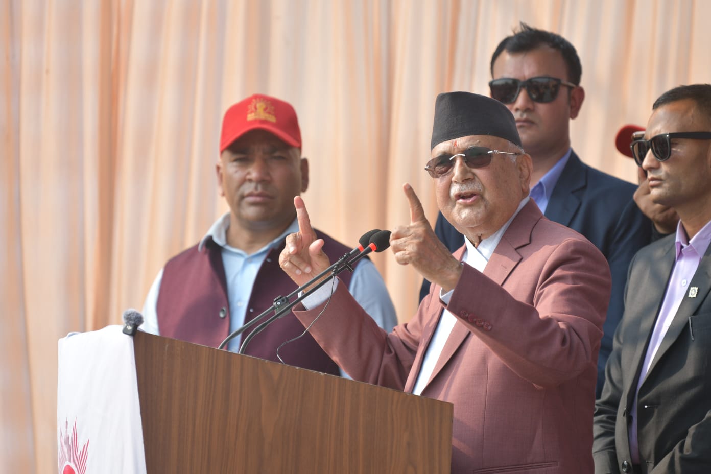 बालेनलक्षित ओलीको टिप्पणी– बच्चाबच्चीलाई के बन्ने भनेर सोधियो भने प्रधानमन्त्री भन्न सक्छन्