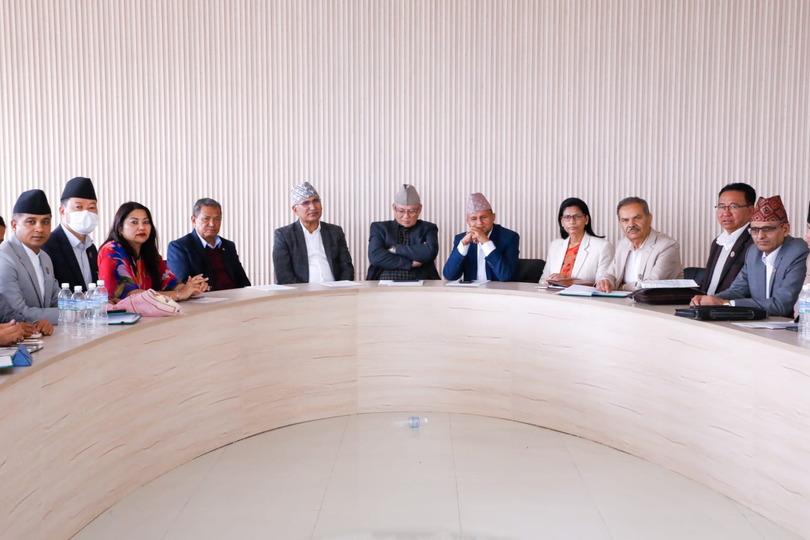 नसुध्रिने बाटोमा एमाले