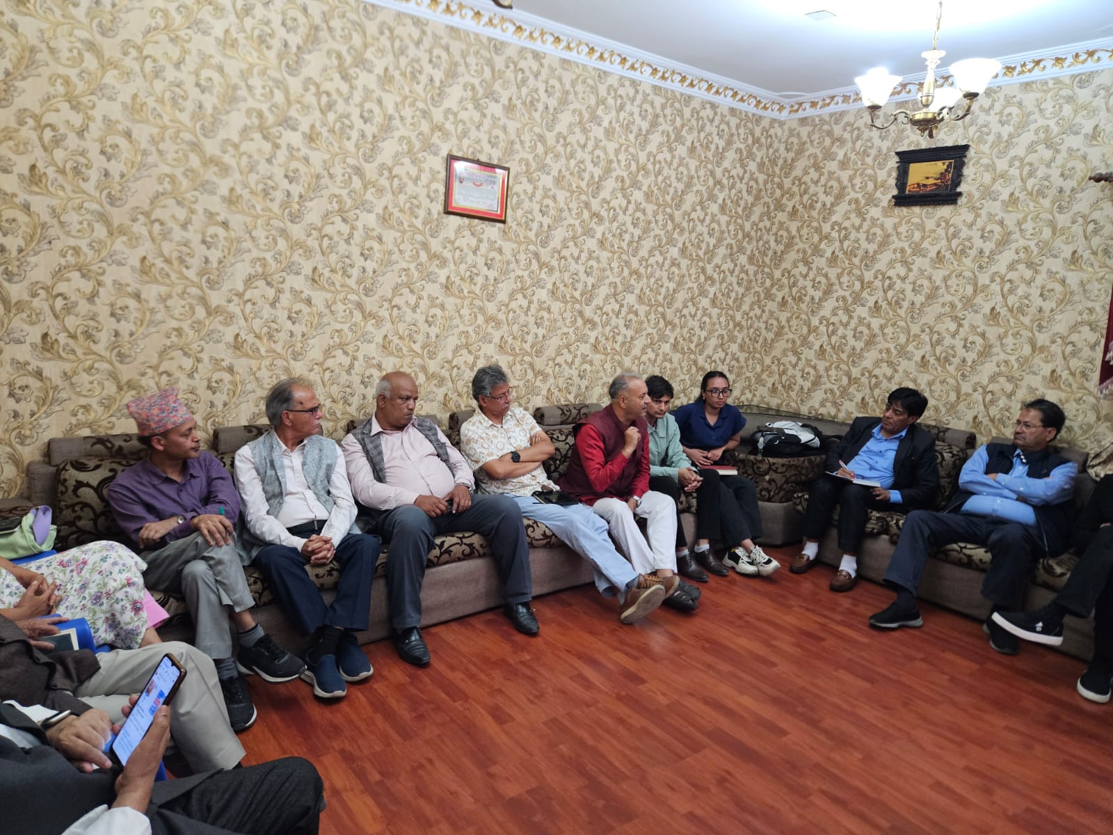 देश र कांग्रेसको अवस्थाबारे शेखरले गरे बुद्धिजीवीहरूसँग छलफल