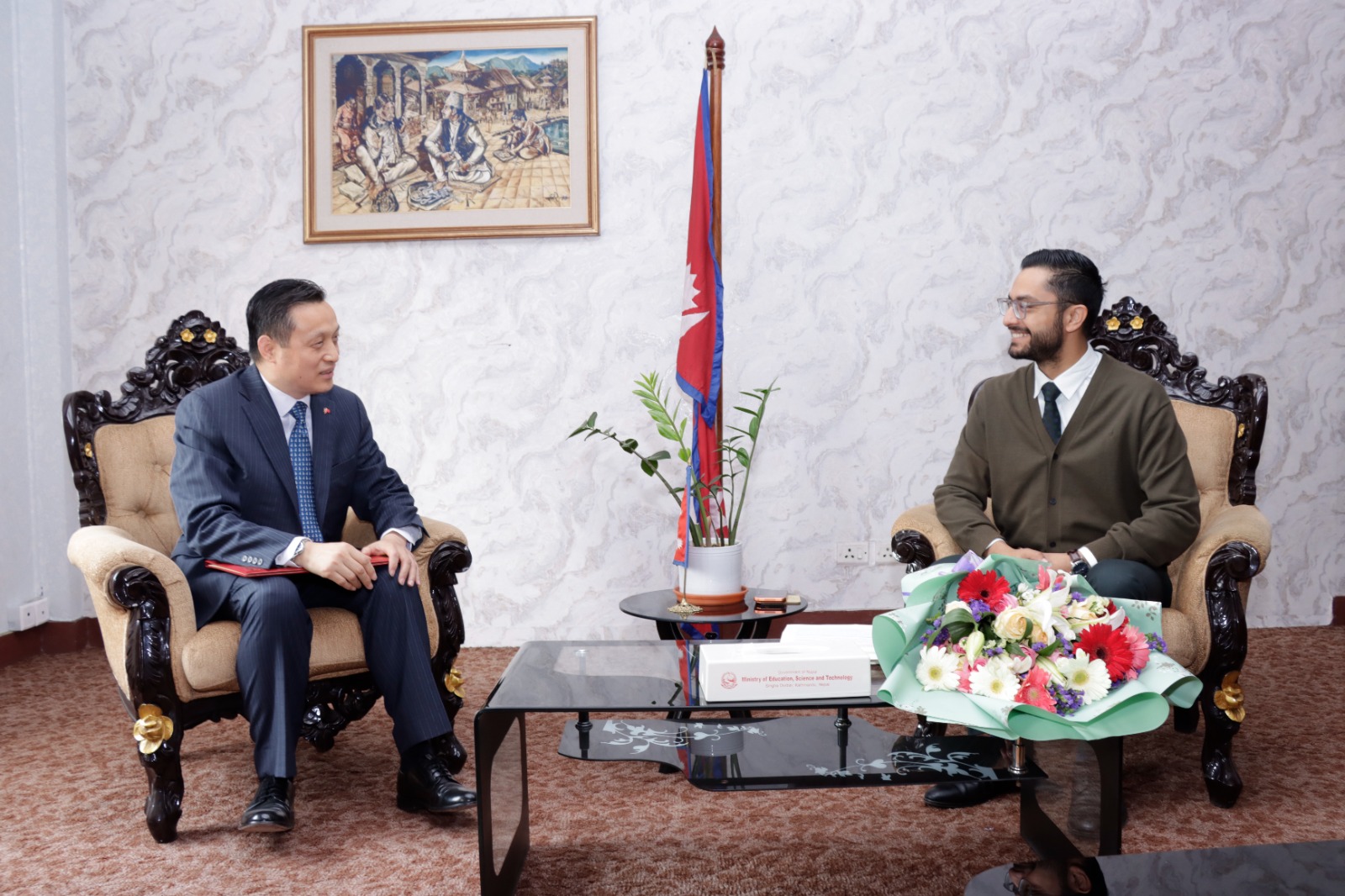 शिक्षामन्त्री पोखरेलसँग चिनियाँ राजदूतको शिष्टाचार भेटवार्ता