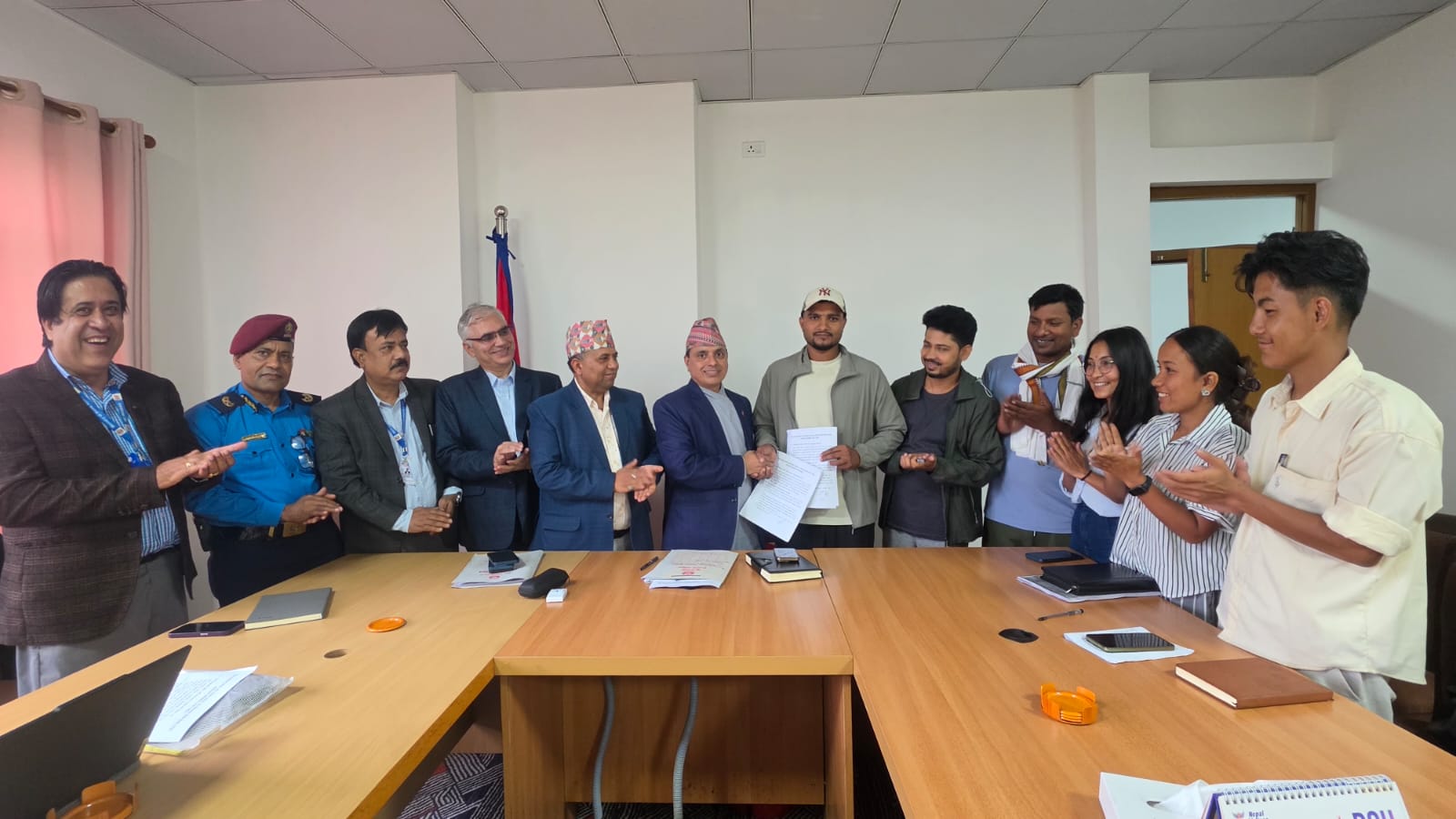 मिटरब्याज उन्मूलन भएको घोषणा गर्न सरकार तयार, पीडितले स्थगित गरे आन्दोलन