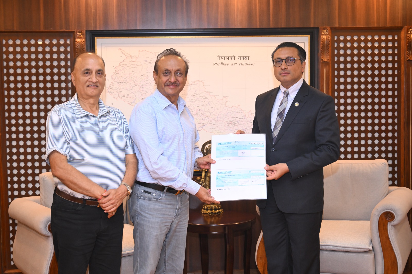 बाढीपीडितका लागि रिद्धिसिद्धि सिमेन्ट र सौर्य सिमेन्टद्वारा १ करोड १ लाख सहयोग