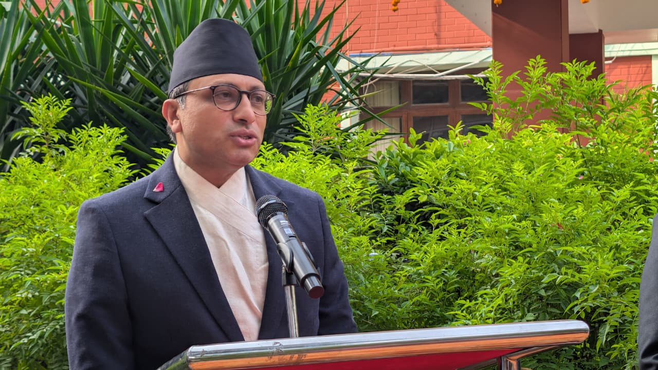संविधानको अन्तर्निहित सफलता र सुन्दरतालाई आत्मसाथ गर्दै अघि बढ्नुपर्छ : अर्थमन्त्री वाग्ले