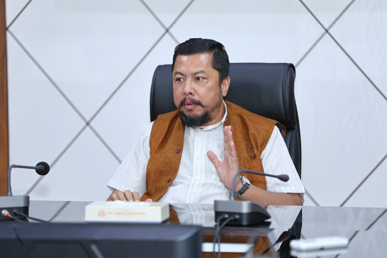 ऊर्जामन्त्री श्रेष्ठले अडान नछोडेपछि बिजुलीमा लगाइएको भ्याट फिर्ता
