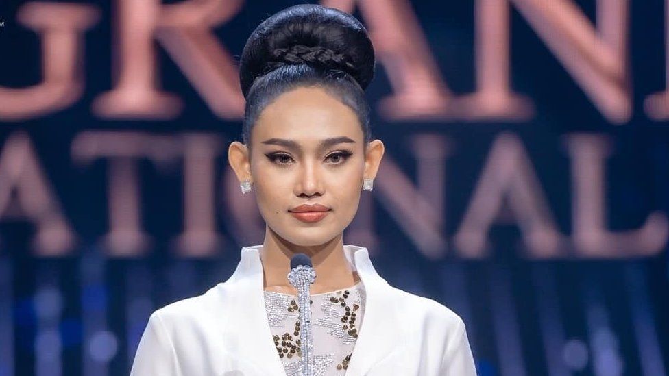 बर्मेली सुन्दरीको भाषणले खिच्यो संसारको ध्यान, 'मेरो देशको जेल मलाई कुरिरहेको छ रे' (भिडियाे)