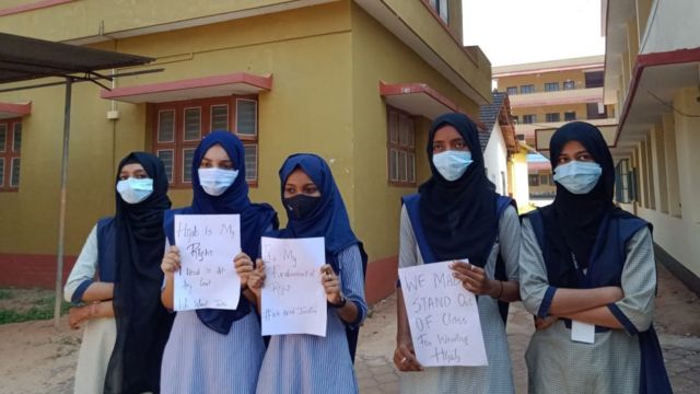 भारतको कर्नाटक राज्यमा चर्किएको हिजाब विवाद अदालतसम्म पुग्याे