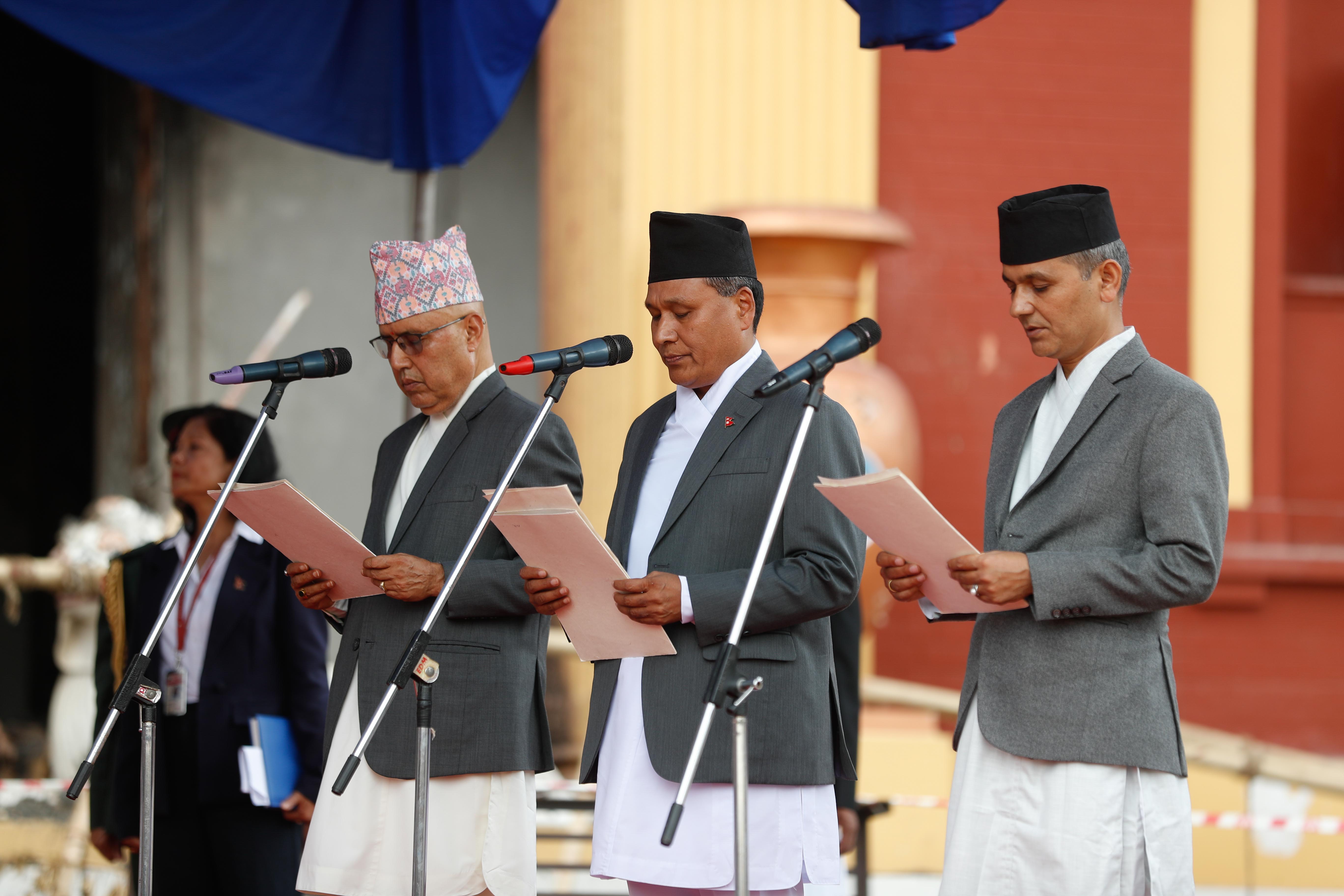 प्रधानमन्त्रीपछिको वरियता अर्थमन्त्री खनाललाई, कुलमान घिसिङ कुनमा परे ?