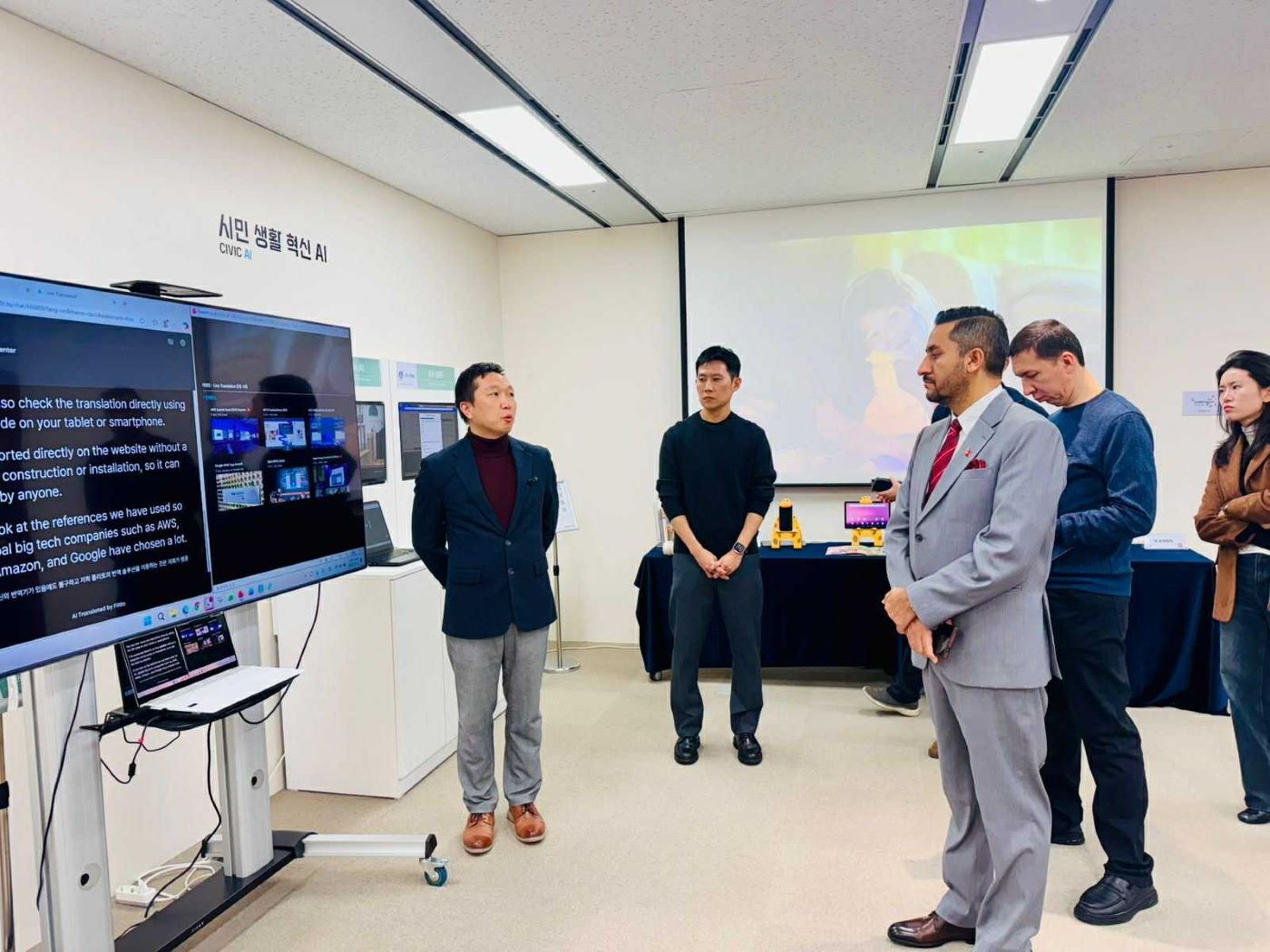 कोरियाको ‘एआई सेन्टर’ अवलोकनपछि सञ्चारमन्त्रीले भने– नेपालमा एआई क्षेत्रमा काम गर्ने ऊर्जा मिल्यो