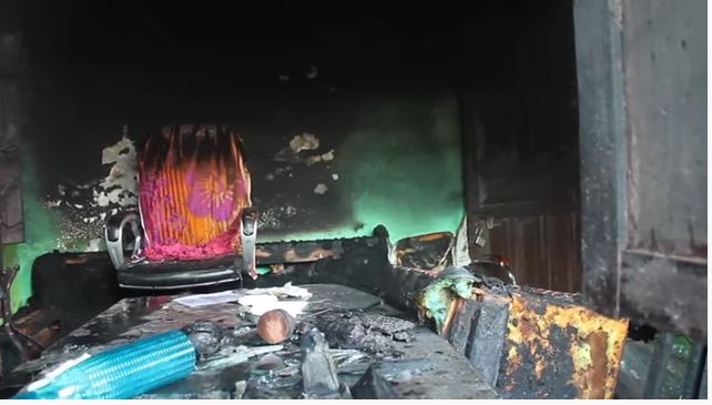 वडा कार्यालयमा आगाे लगाएर व्यक्ति फरार, नगरप्रमुखले गुहारे प्रहरी