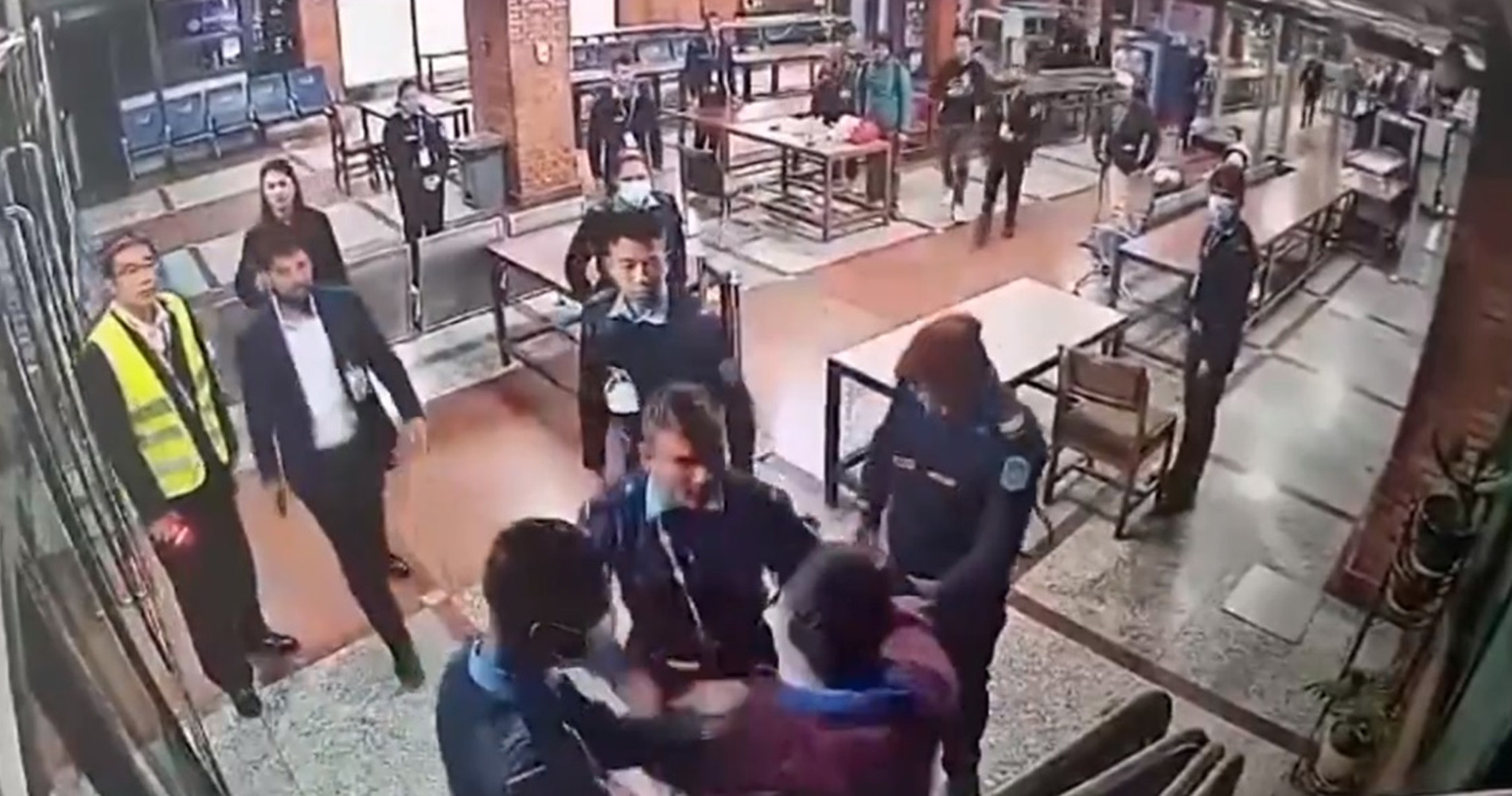 प्रहरी-कर्मचारी कुटपिट प्रकरणः असईलाई निलम्बन र अध्यागमन अधिकृतलाई विभागीय कारबाहीको सिफारिस