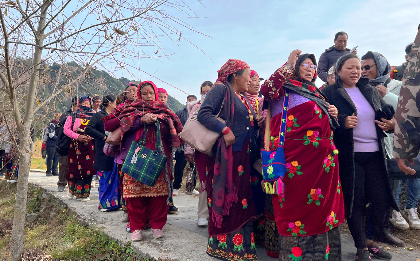 धौलागिरिका युवामा यानिमायासँग छैन प्रेम, ८० वर्षे बुढाले कहिलेसम्म धान्लान् ?