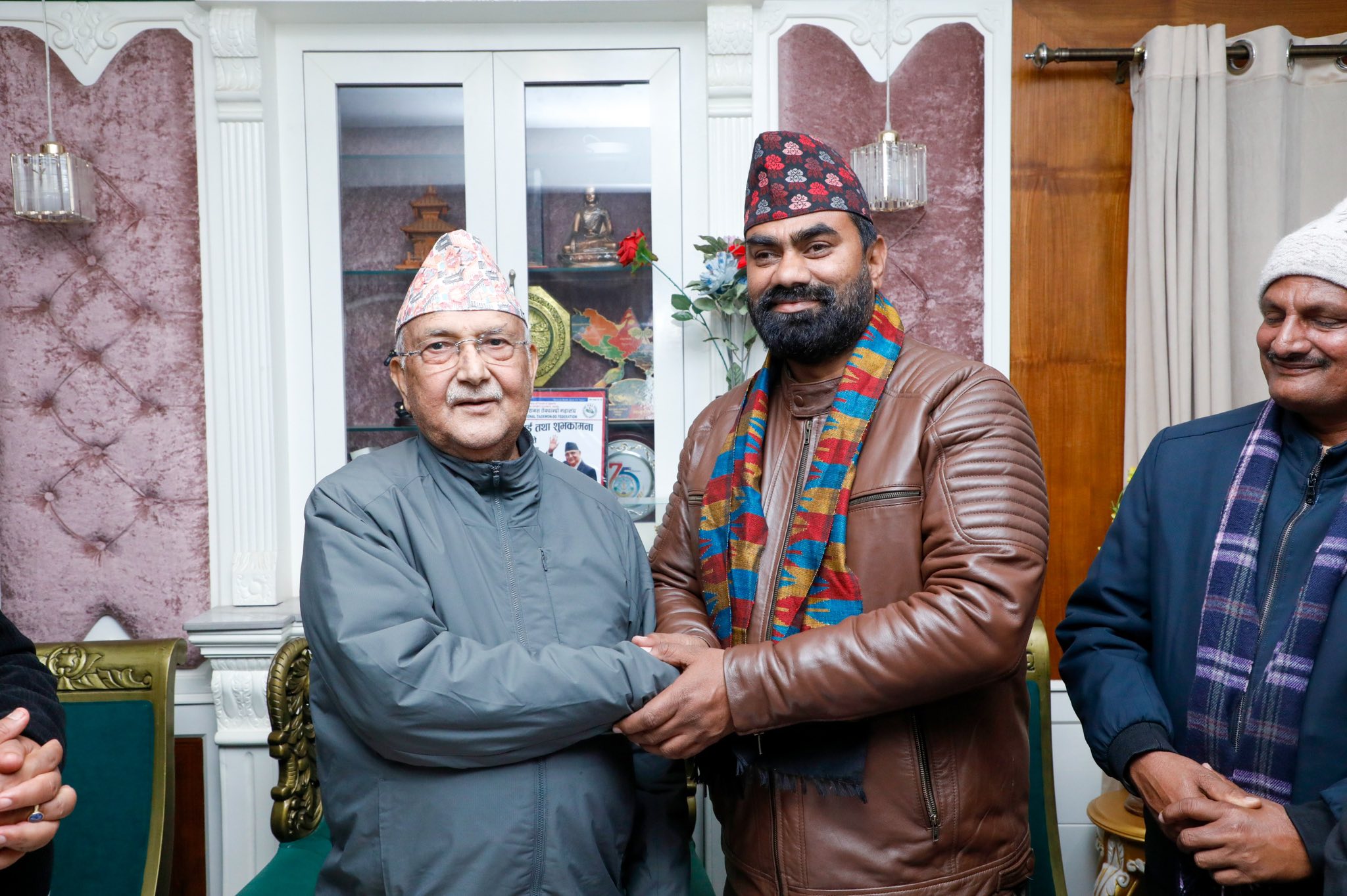 कांग्रेसभित्रको किचलो र स्वार्थ केन्द्रित राजनीतिले विक्षिप्त भएको भन्दै एमाले प्रवेश गरे अन्सारी, सुनसरी– ४ बाट चुनाव लड्‌ने