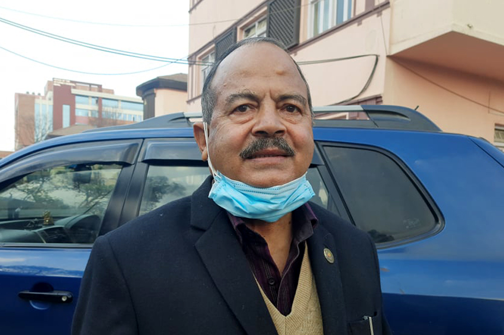 प्रधानन्यायाधीशलाई वरिष्ठ अधिवक्ता कार्कीको सुझाव- आफ्नो फैसला आफैँ लेखेर पद छोड्नुस्