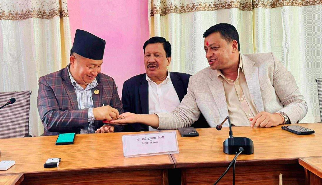संसदीय दलको नेताको हैसियत गुमाएपछि बहादुरसिंह लामाले भने- मुख्यमन्त्रीको पद छोड्दिनँ