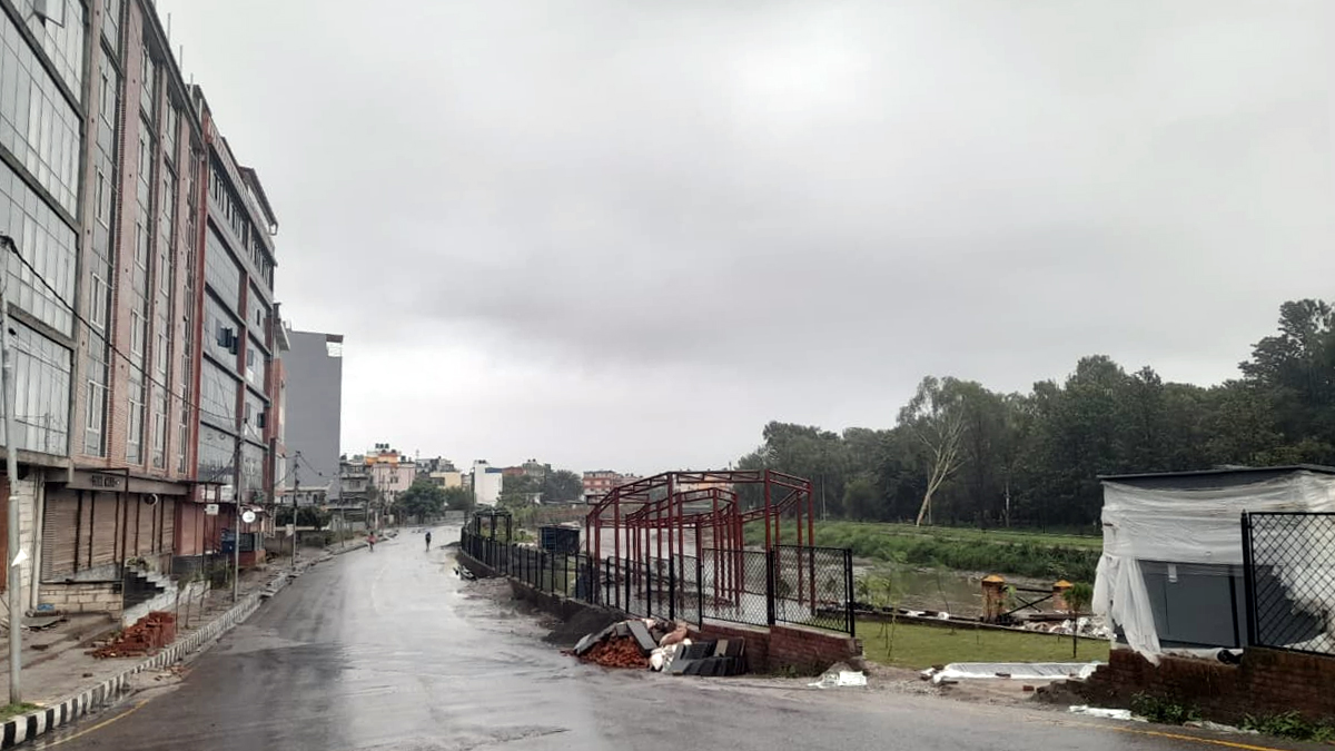 गण्डकी र सुदुरपश्चिमका विभिन्न जिल्लाहरूमा निरन्तर वर्षा, भोलिबाट विस्तारै कम हुने