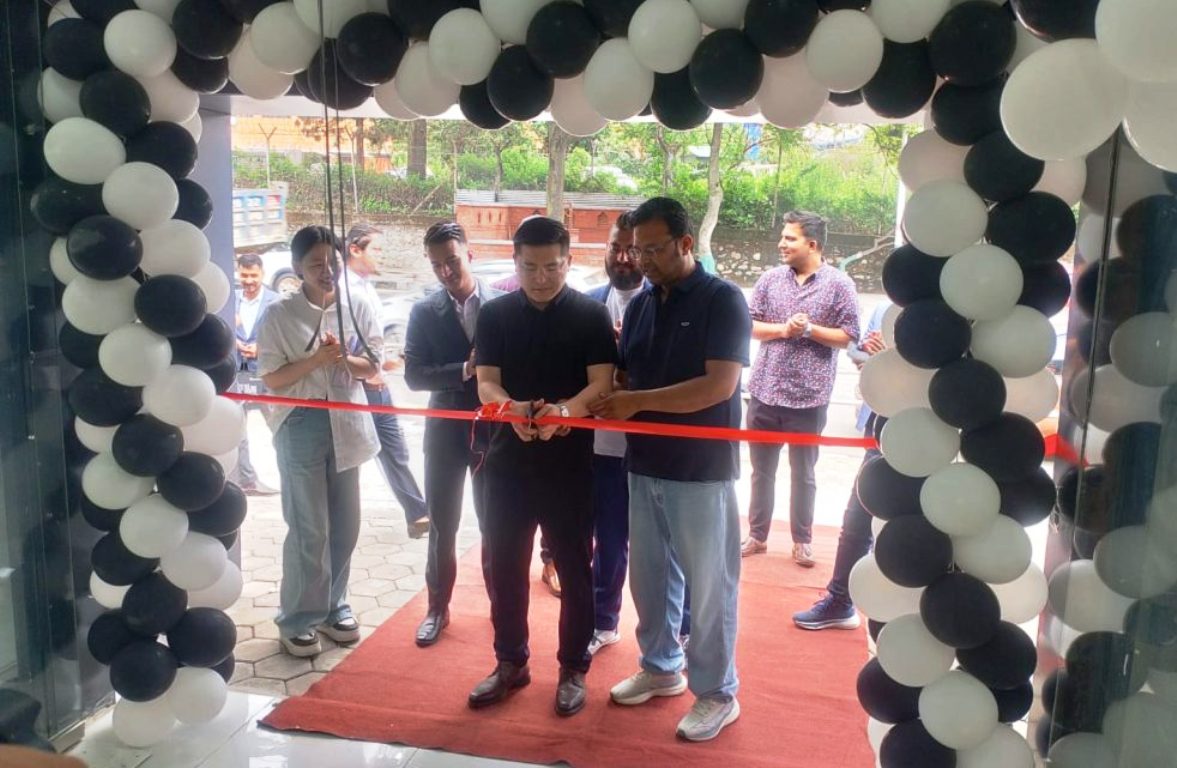 काठमाडौंको तीनकुनेमा एलएस अटोको नयाँ शोरुम