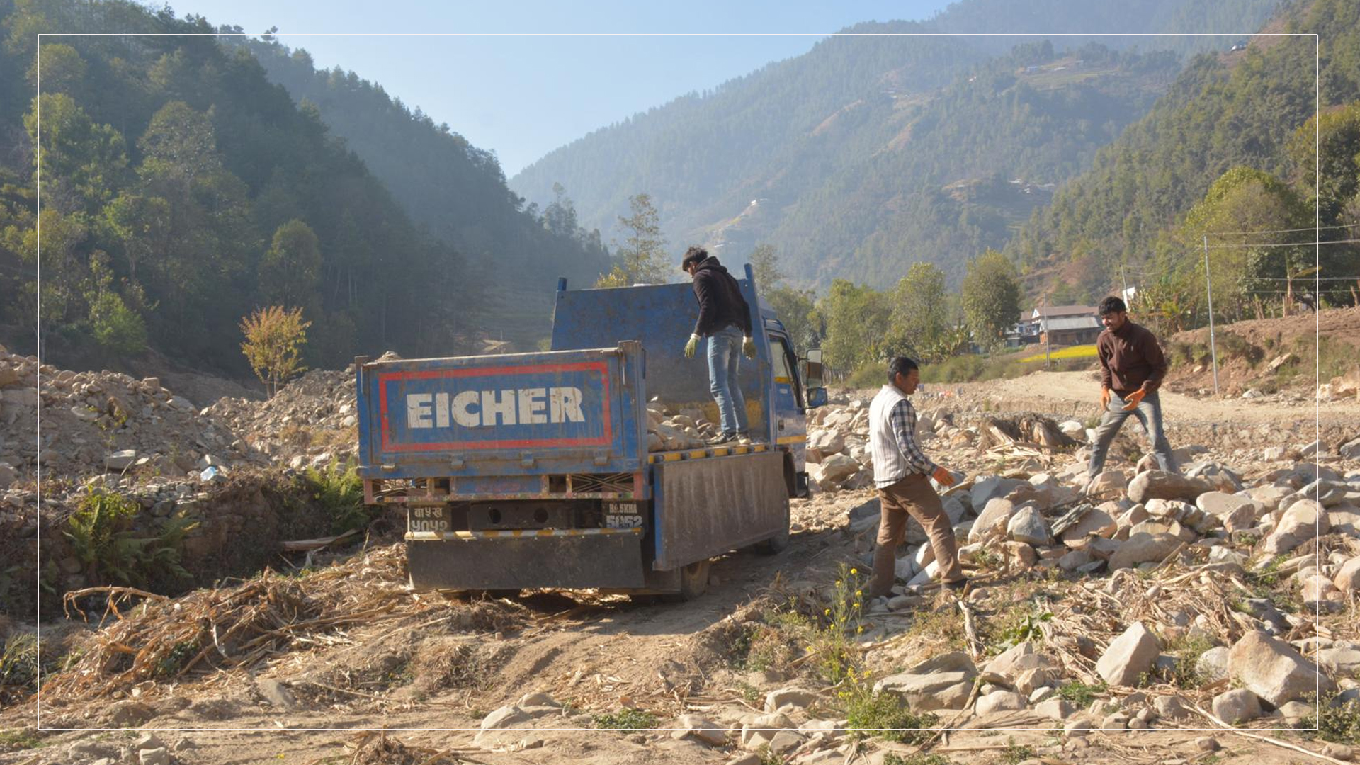 बाढीपछि बिस्तारै लयमा फर्कंदै बेथानचोक