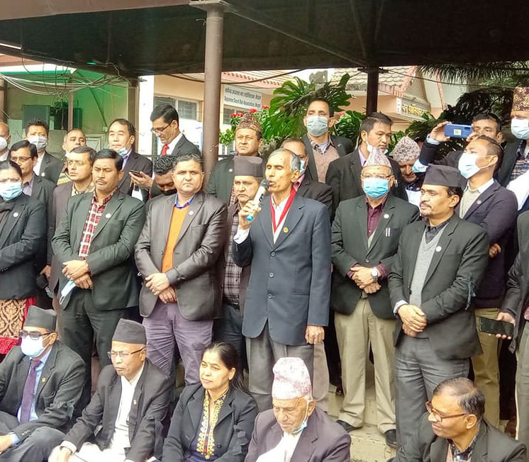 वरिष्ठ अधिवक्ता भण्डारीको आरोप- प्रधानन्यायाधीश जबरासँग सबै दलको साँठगाँठ छ, त्यसैले मौन छन् 