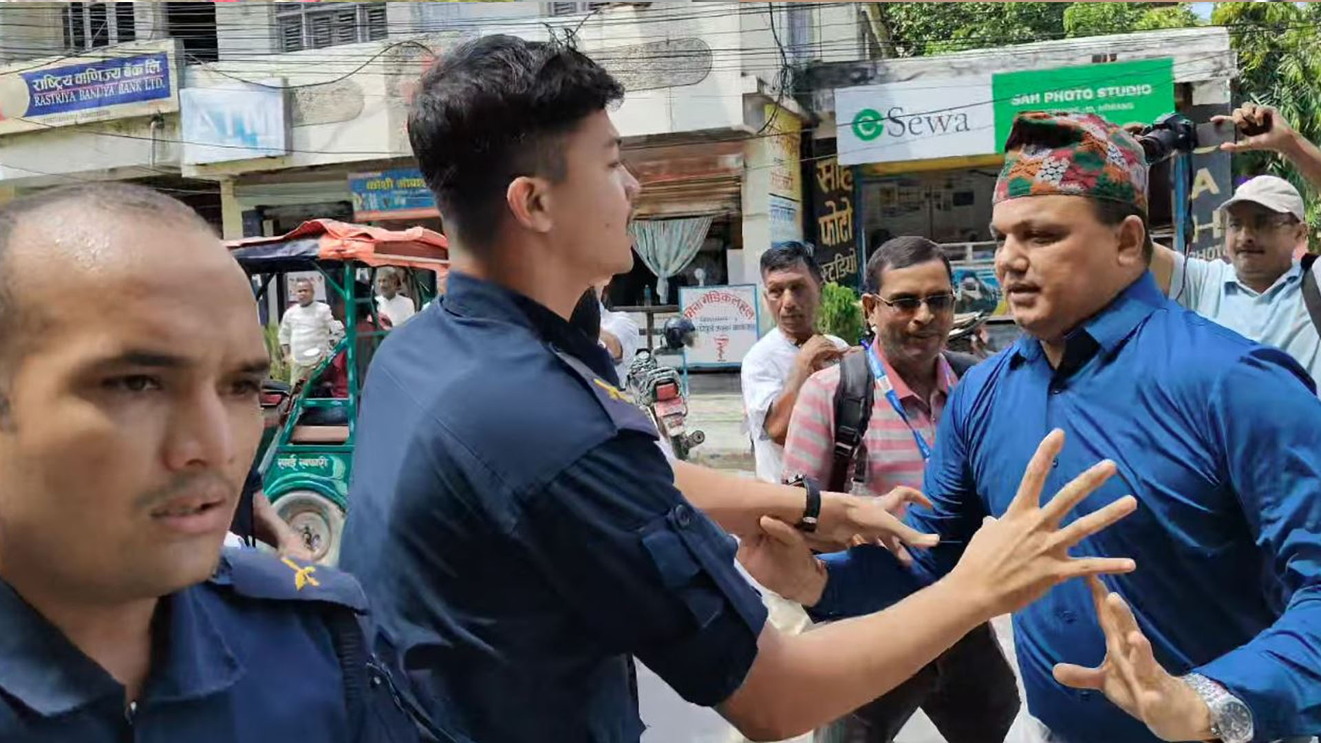 विराटनगरमा पत्रकार र प्रहरीबीच घम्साघम्सी