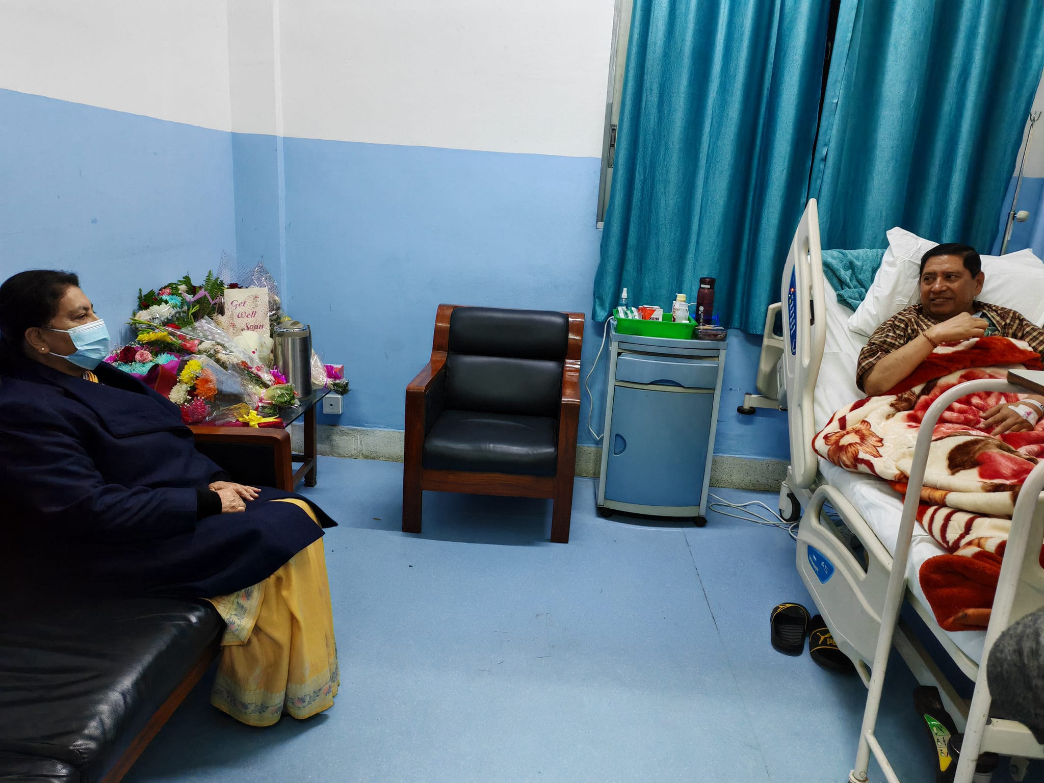 पूर्वराष्ट्रपति भण्डारीले लिइन् उपप्रधानमन्त्री श्रेष्ठको स्वास्थ्य अवस्थाबारे जानकारी