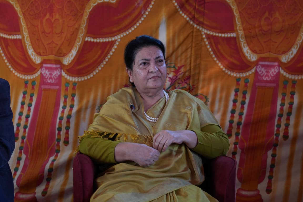पूर्वराष्ट्रपति विद्यादेवी भण्डारीकाे घरमा पनि लगाइयाे आगाे