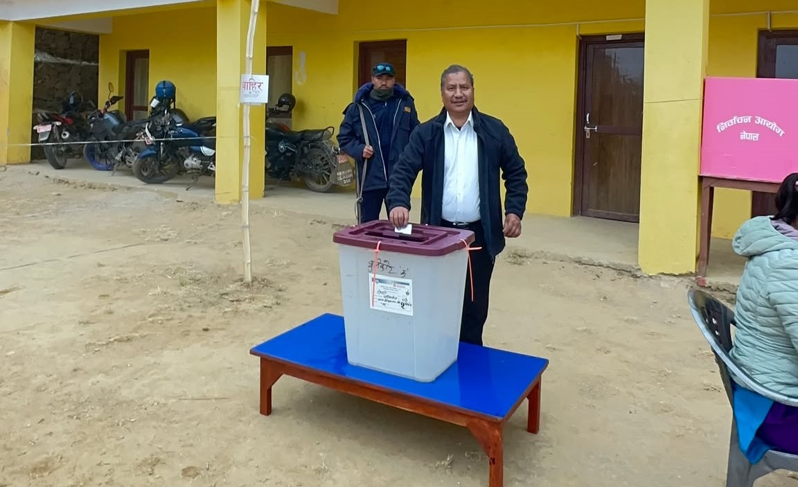 चुनाव बहिष्कार गर्दै आएका विप्लवले १२ वर्षपछि भोट खसाले