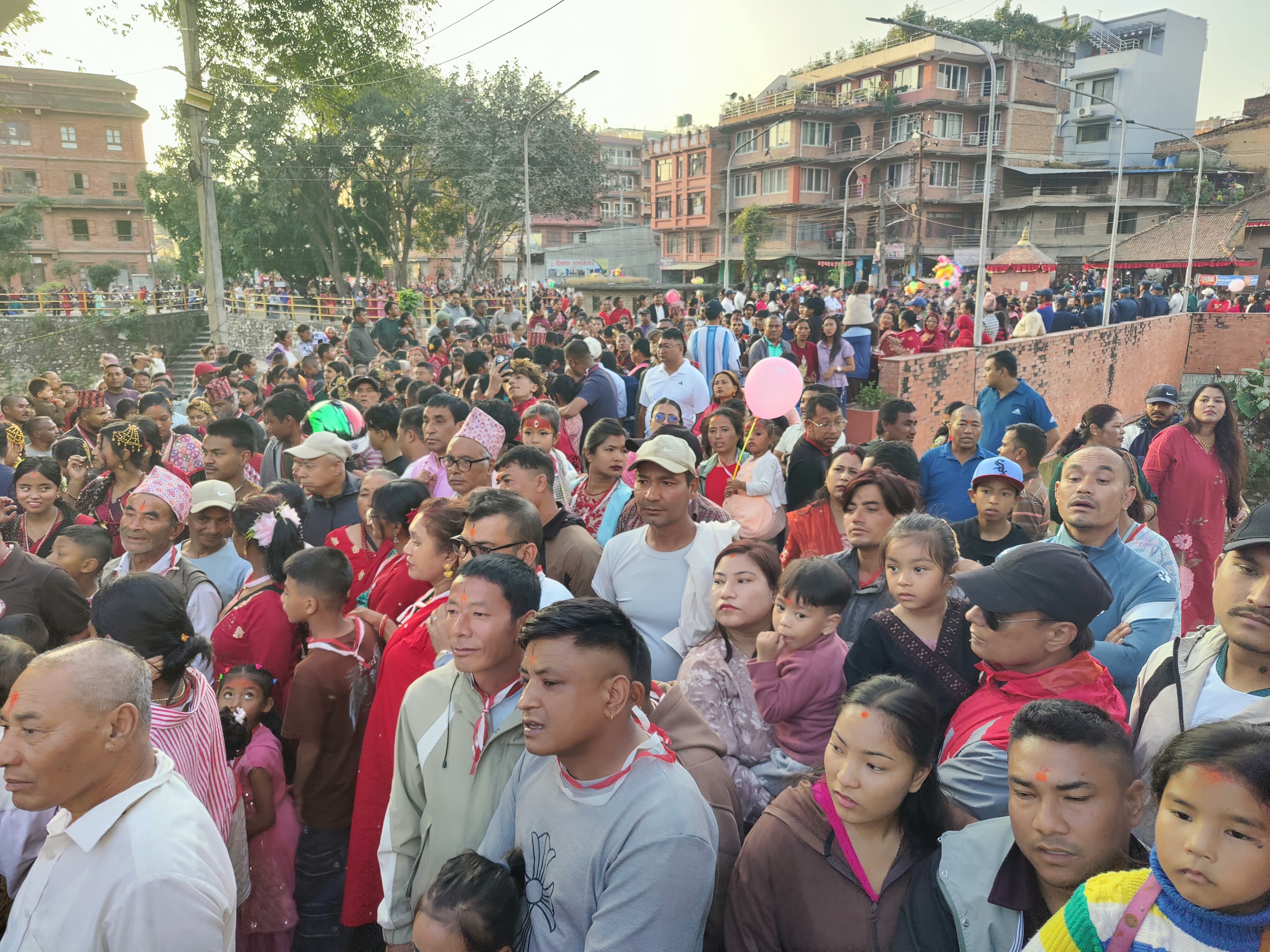 ब्रह्मायणी जात्रा : बिहानैदेखि भिड