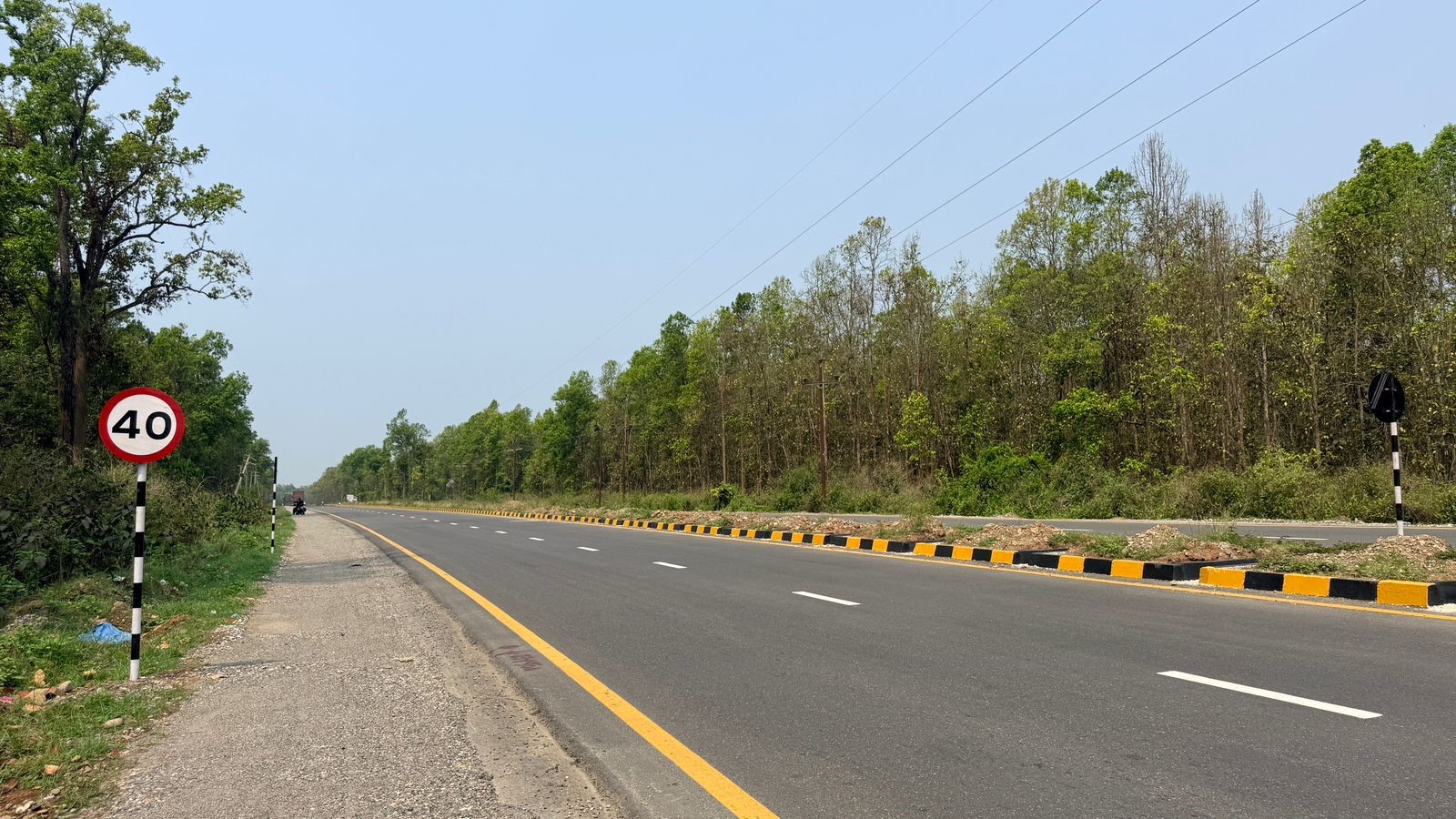 नारायणगढ–बुटवल सडक विस्तार : सडक सुरक्षाको पनि काम जारी