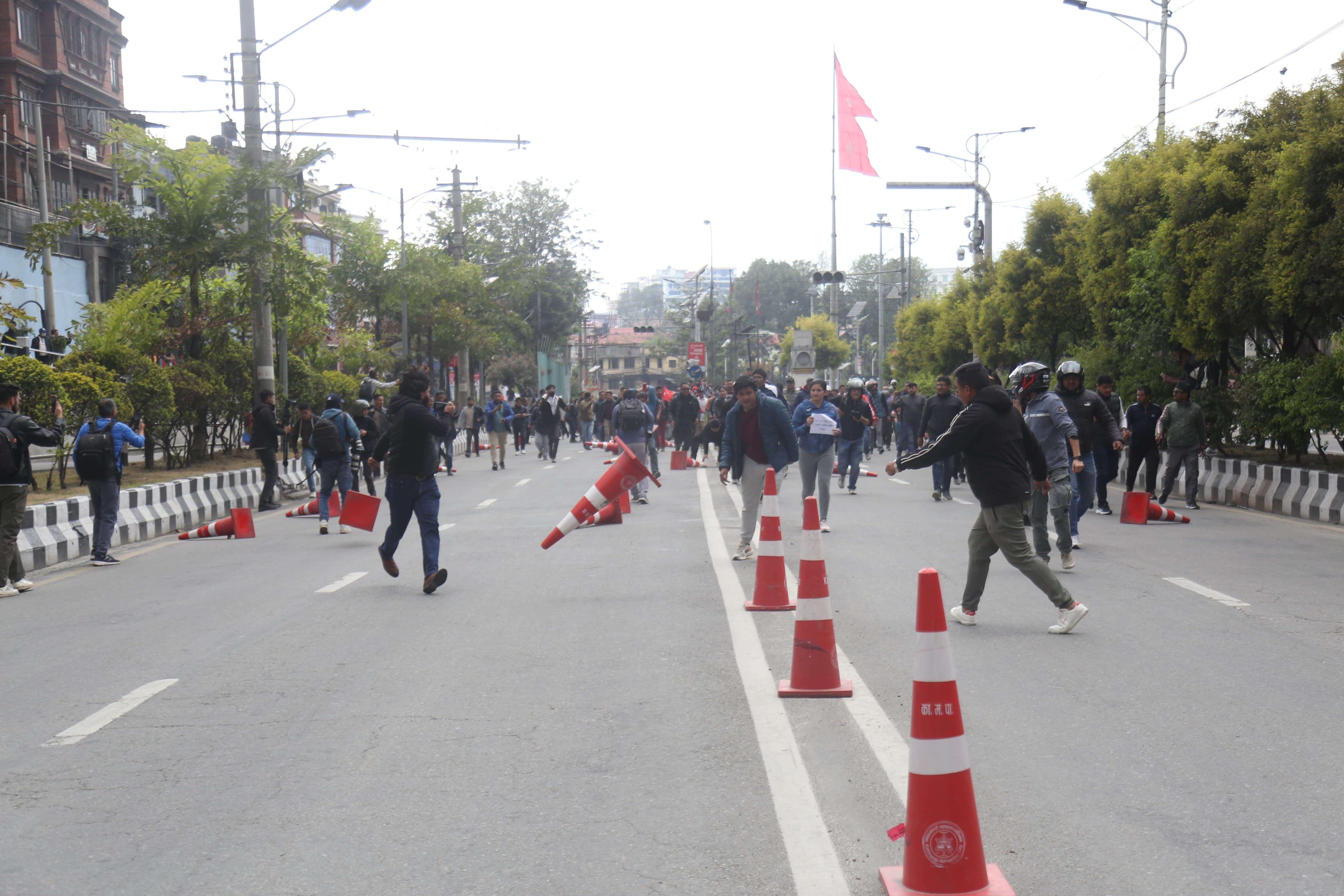 ओली रिहाइको माग गर्दै प्रदर्शनमा उत्रिएका ७ जना पक्राउ