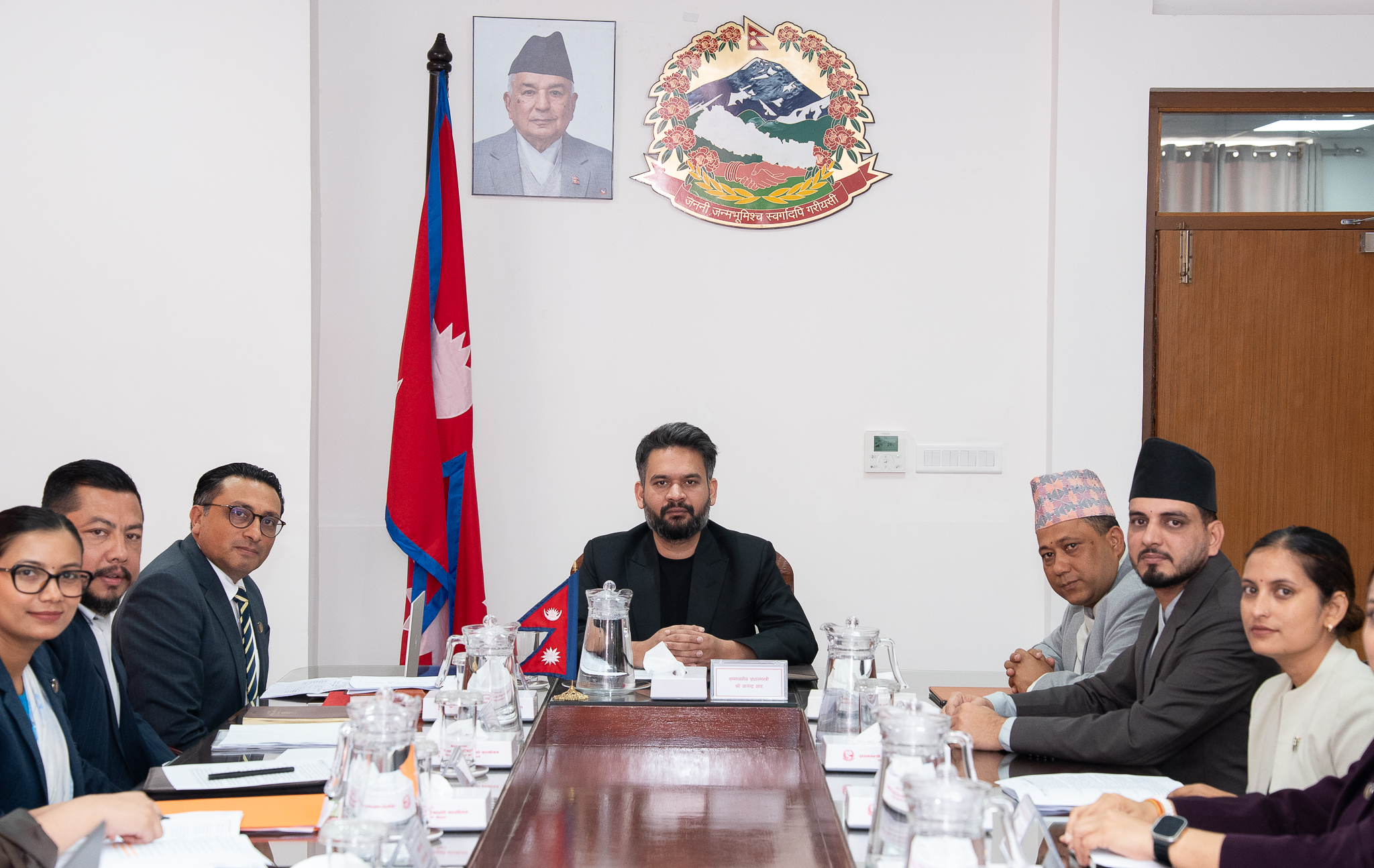 मन्त्रिपरिषद्‌को बैठक बस्दै