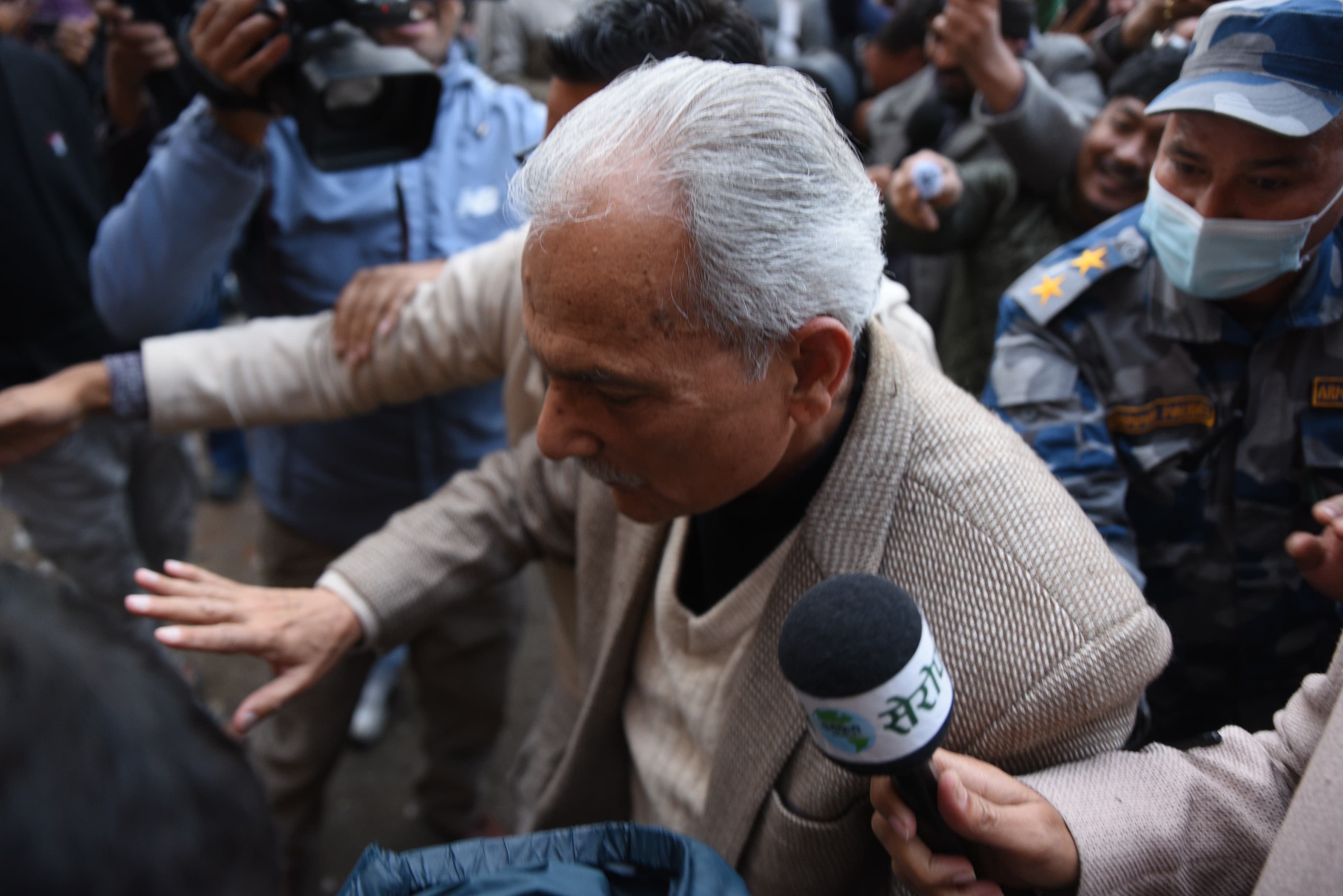 बालेनलाई भेट्न पुगे बाबुराम पनि