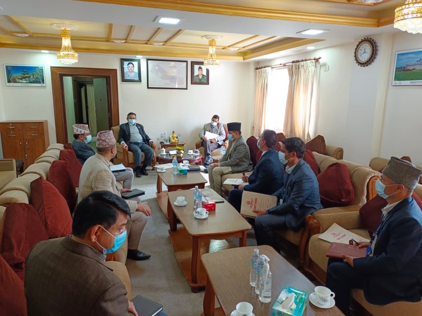 निर्वाचन लक्षित बजेटबारे गृहमन्त्री खाँण र अर्थमन्त्री शर्माबीच छलफल