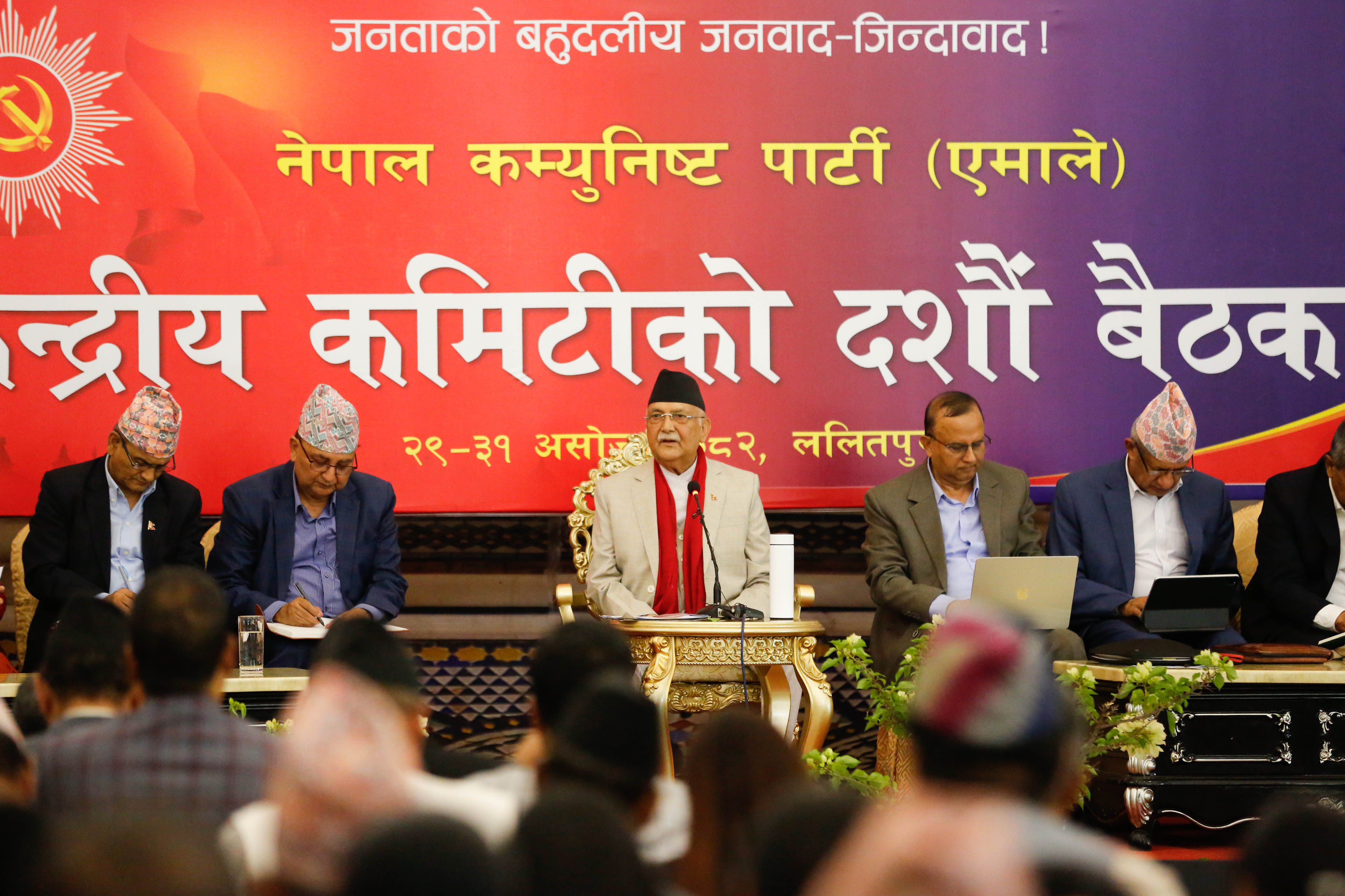 ओलीले भने– बिग्रिएकै छैन म किन सप्रिनु पर्‍यो, सिंहदबार जलाउनेहरू पो सप्रिनुपर्छ