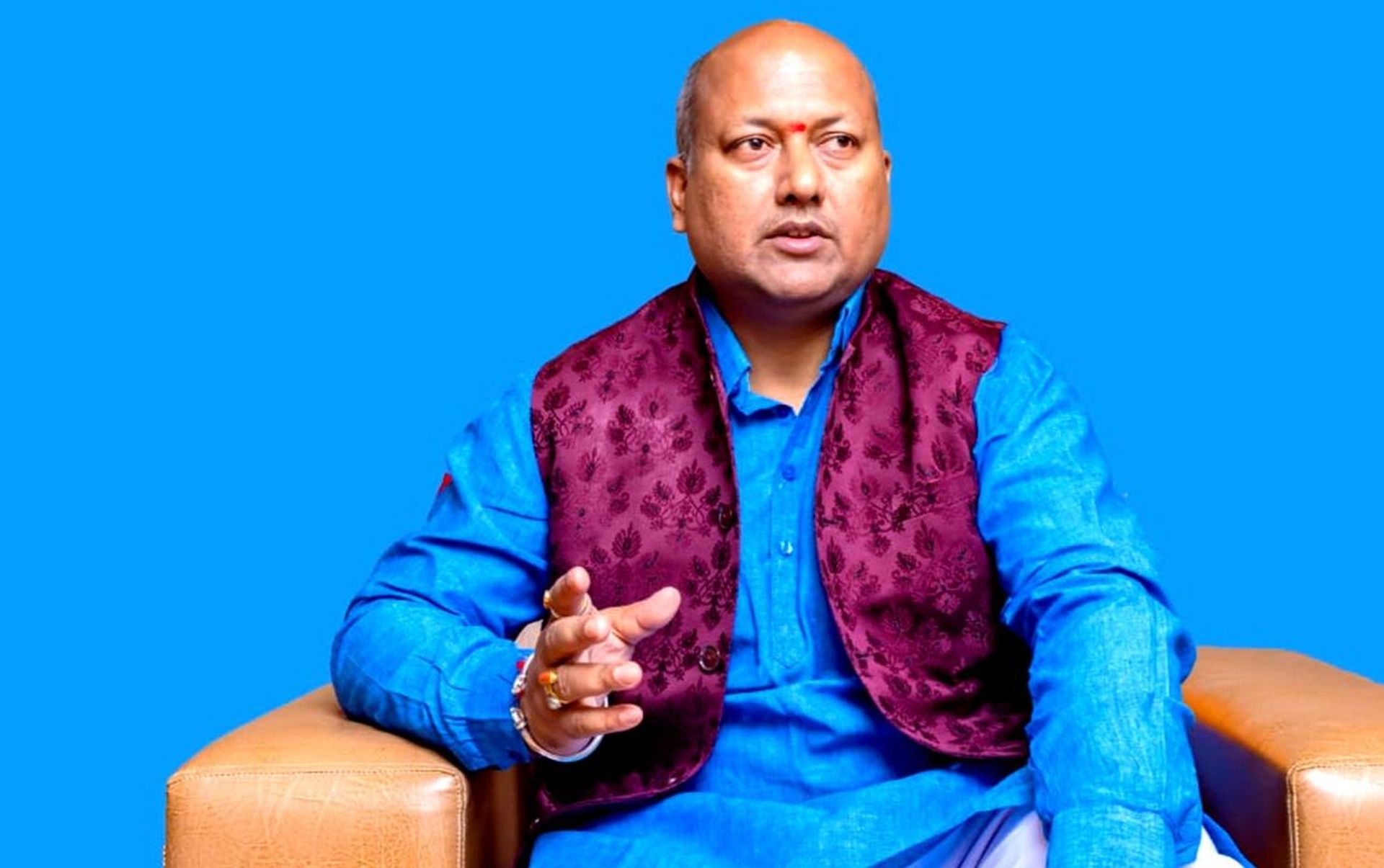 मुख्यमन्त्री सिंहलाई पार्टीको स्पष्टीकरण, राजीनामा दिन दलहरूको सुझाव