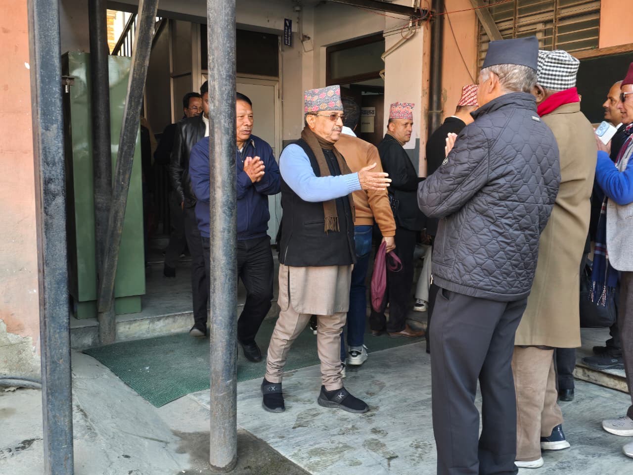 कांग्रेसको आधिकारिकता माग्दै सर्वोच्च पुग्यो देउवा समूह 