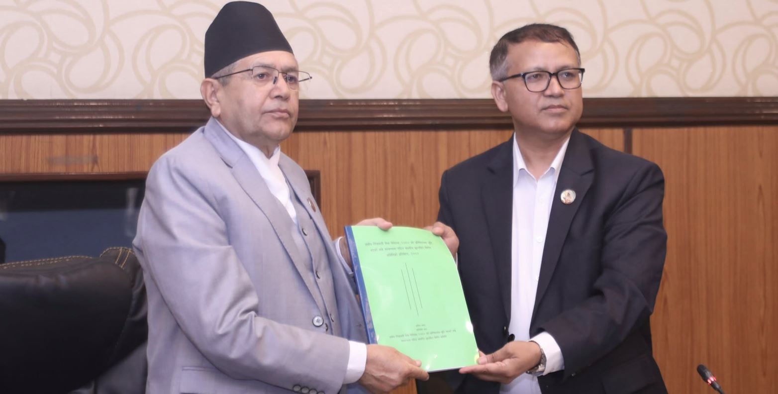 कुलिङ पिरियड: छानबिन प्रतिवेदन लेख्ने बैठकमा के-के भयो छेडखानी ? हाँसीमजाक, सहकार्य, नोकझोँक र सहमतिका ३९ घण्टा