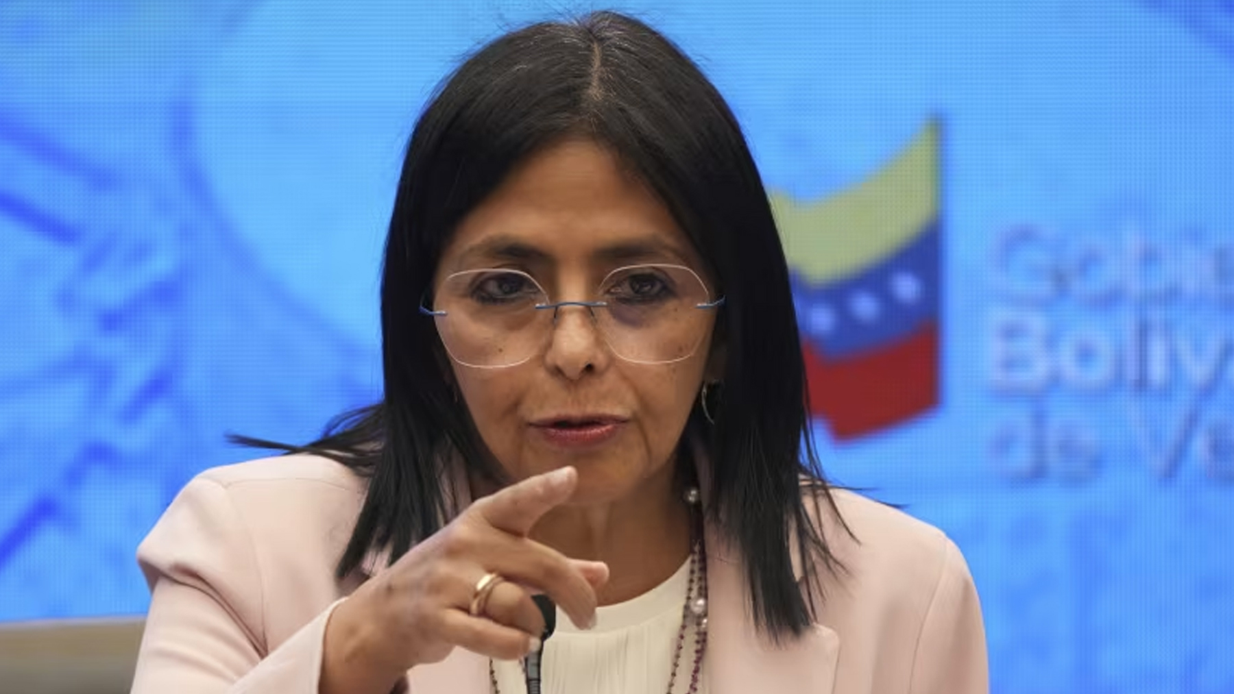 भेनेजुएलाको अन्तरिम राष्ट्रपतिको जिम्मेवारी उपराष्ट्रपति रोड्रिगेजलाई