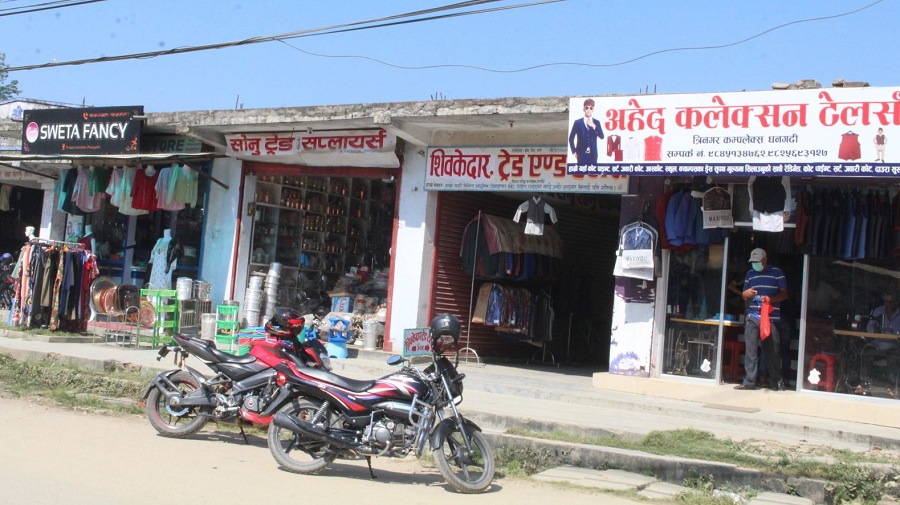 धनगढी बजारमा छैन कारोबार, दसैंको किनमेलले भारतीय बजारमा भ्याइनभ्याइ