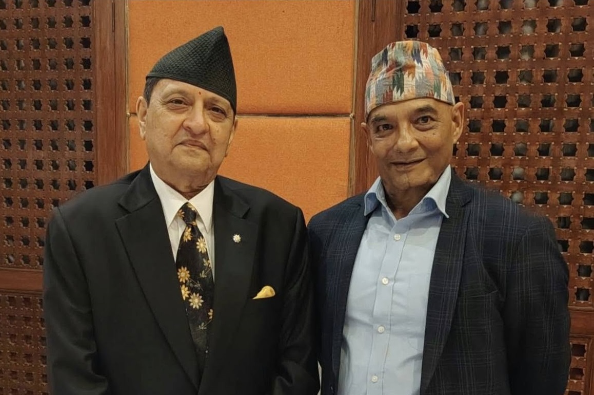 धवल शमशेरले 'प्रसाईंसँग सँगै जान सकिएन' भन्दा फिस्स हाँसे ज्ञानेन्द्र, डेढघन्टे बसाइमा के–के भयो ?
