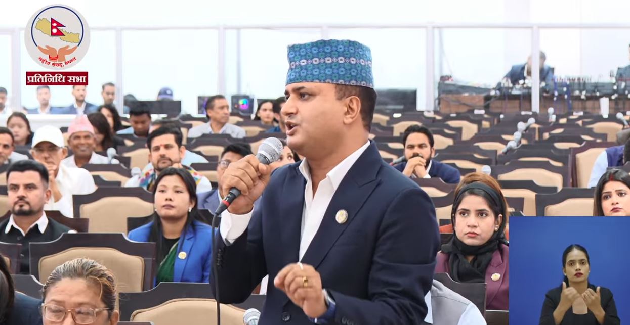 सुरुङमा मान्छे जीवित छन् कि छैनन् सरकारले बताइदिनपर्‍याे : दीपक बोहरा